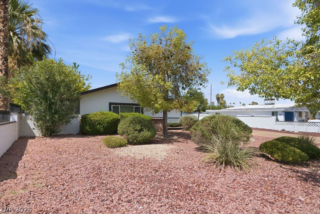 Photo of 551 E Oakey Boulevard, Las Vegas, NV 89104 (MLS # 2799475)