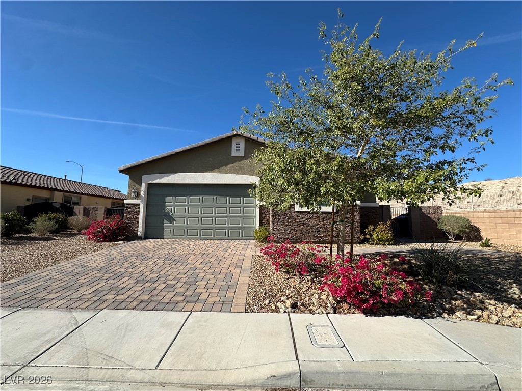 2040 Port Royal Drive