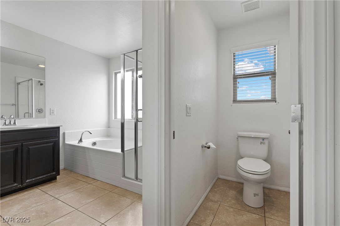 Las Vegas, Nevada 89122, United States, 3 Bedrooms Bedrooms, ,3 BathroomsBathrooms,Residential,Pending,127625