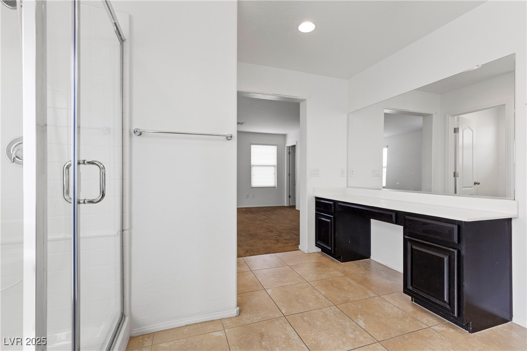 Las Vegas, Nevada 89122, United States, 3 Bedrooms Bedrooms, ,3 BathroomsBathrooms,Residential,Pending,127625