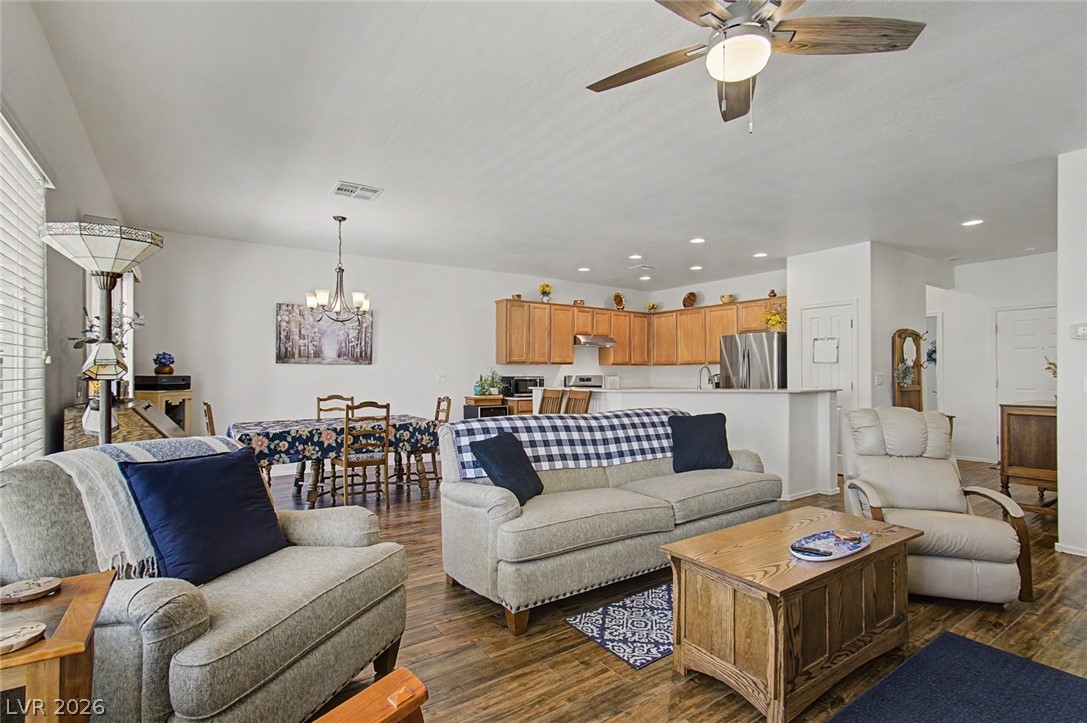 Properties 4 7681 Songster Street