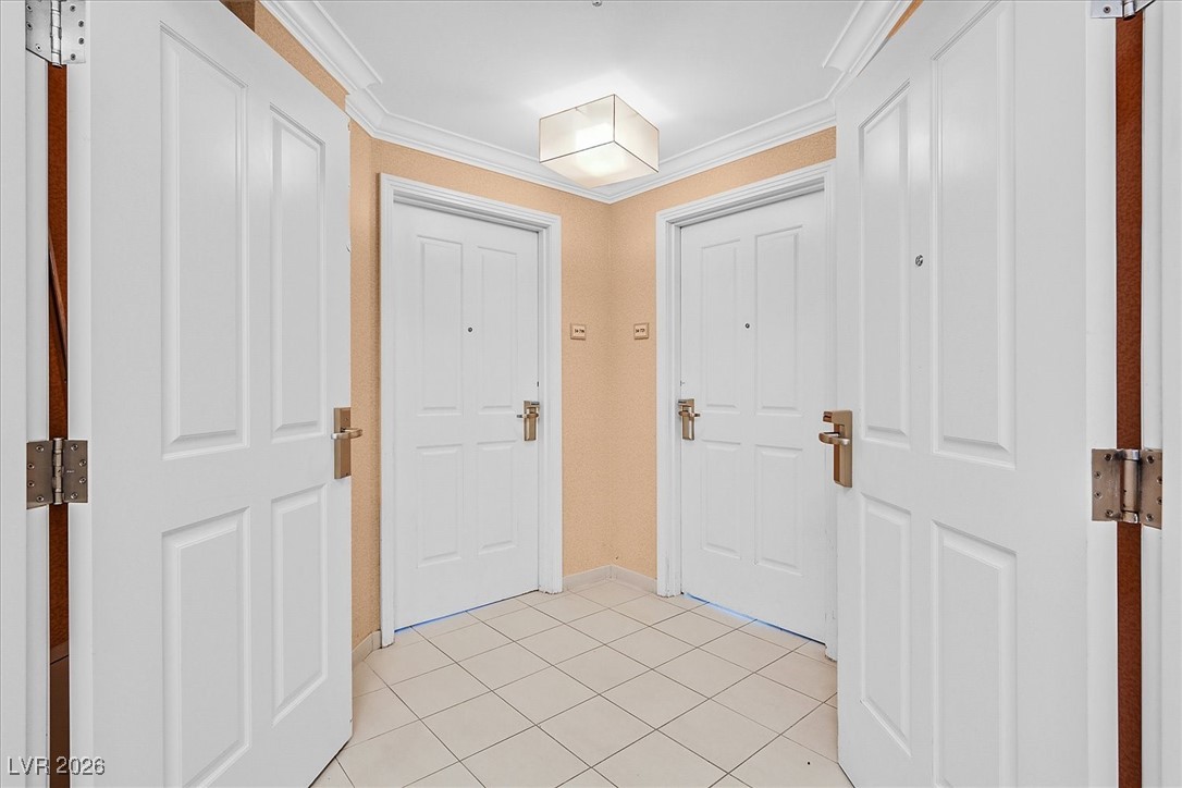 135 E Harmon Avenue 718