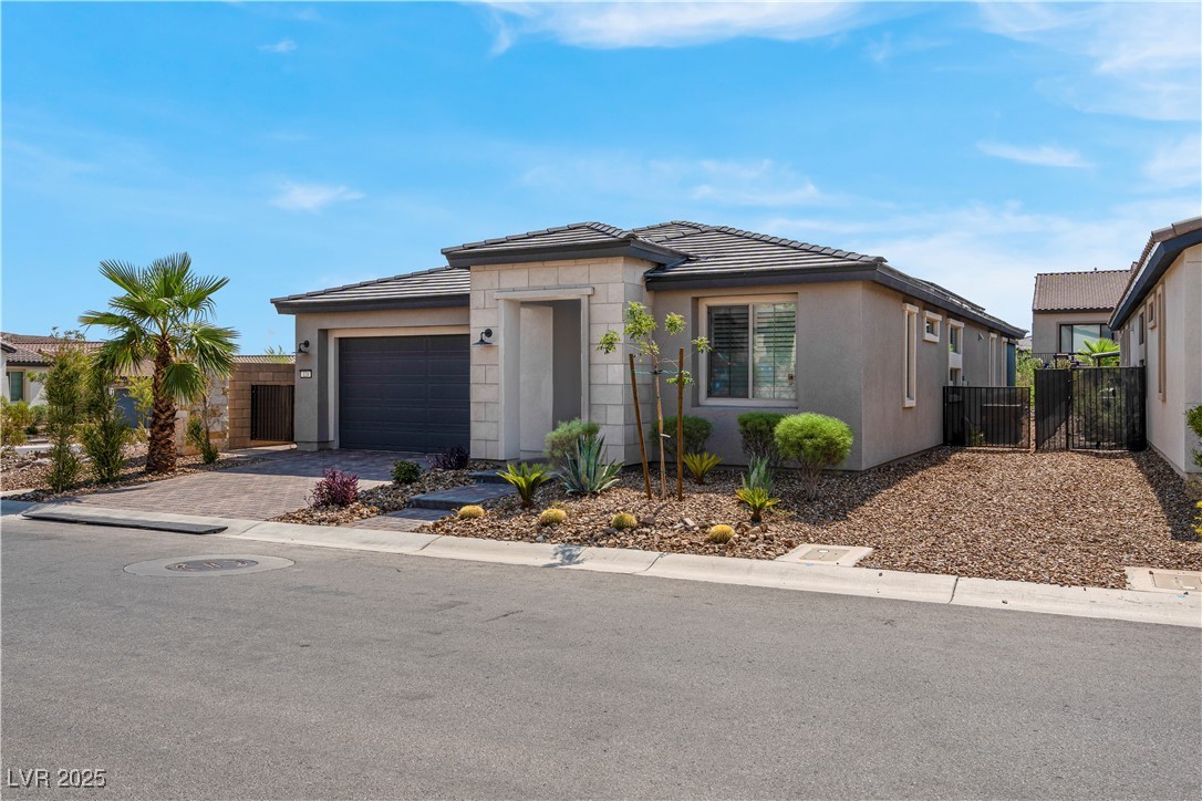124 Lake Oasis Street