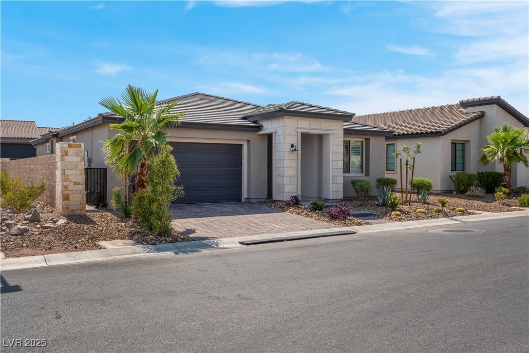 124 Lake Oasis Street