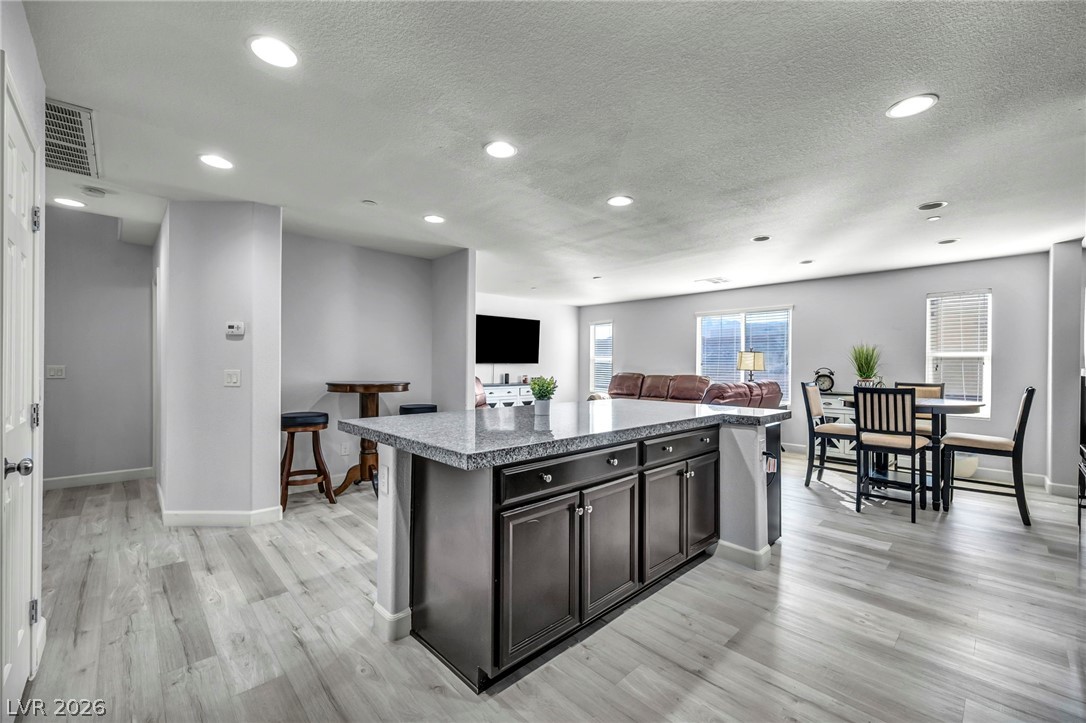 1525 Spiced Wine Avenue 24104