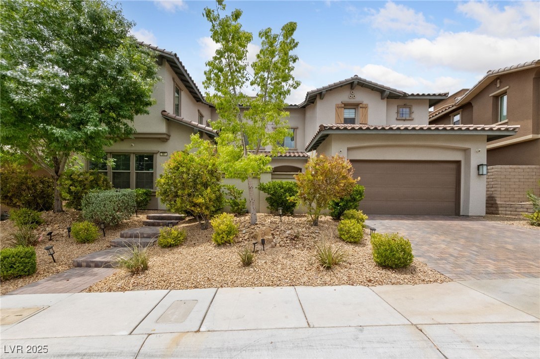 Properties 2 367 Pollino Peaks Street