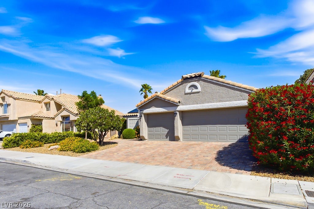 894 Centaur Avenue