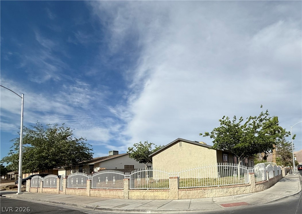 4900 Washington