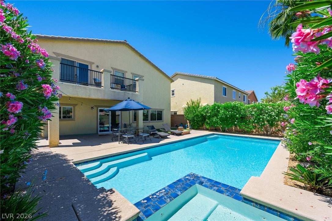 2984 Queen Lake Court