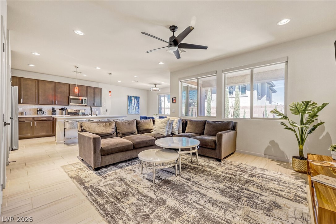 9702 Sapphire Rim Avenue