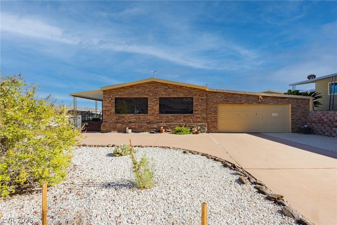 653 Mount Bona Way