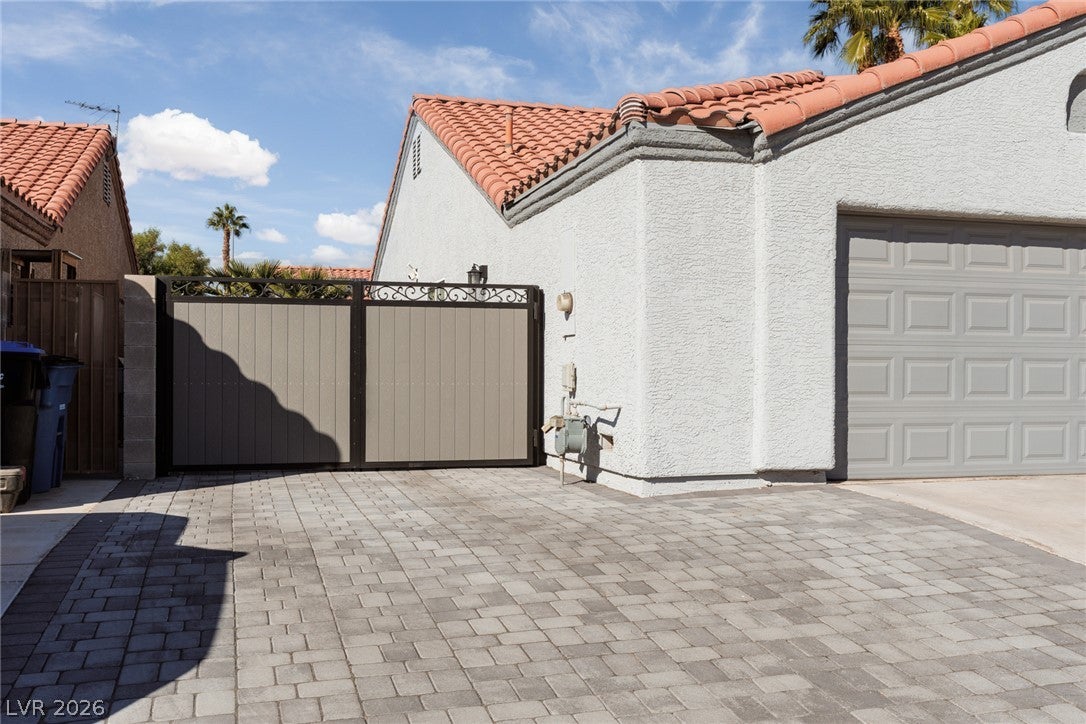 4235 Famoso Drive