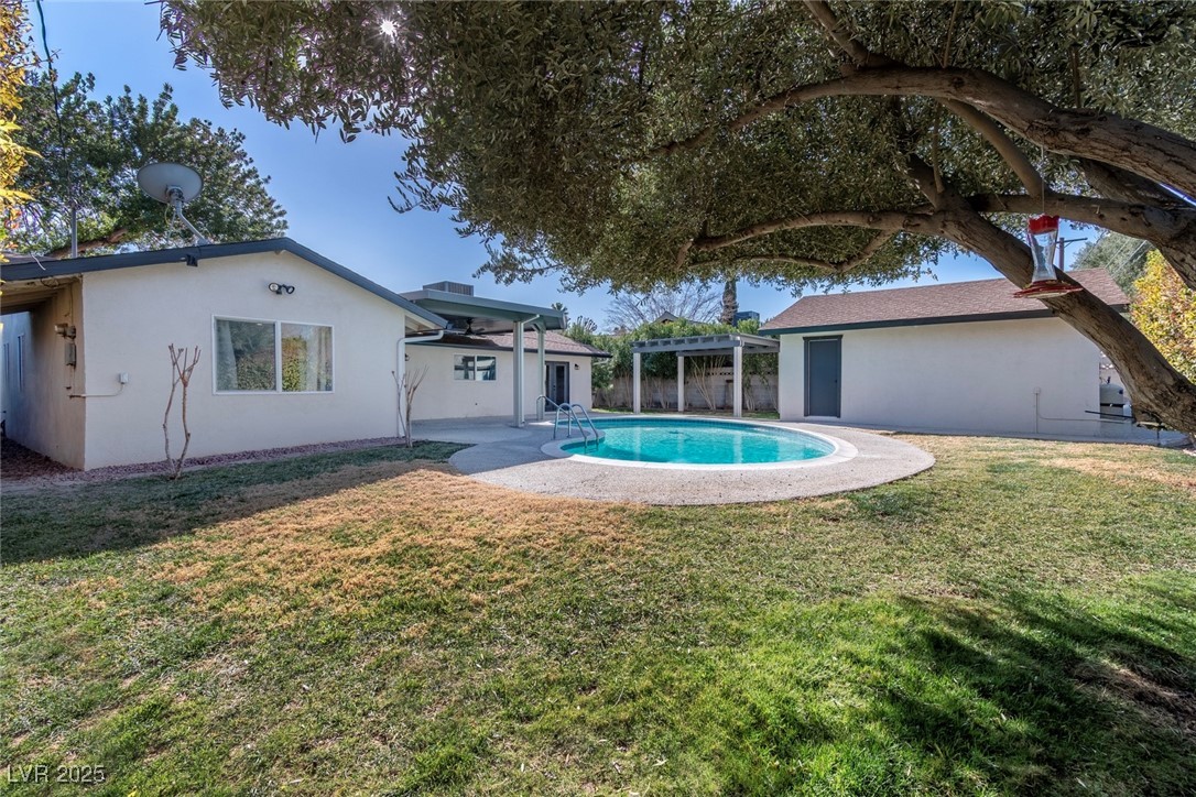 Las Vegas, Nevada 89102, United States, 3 Bedrooms Bedrooms, ,2 BathroomsBathrooms,Residential,Pending,7369