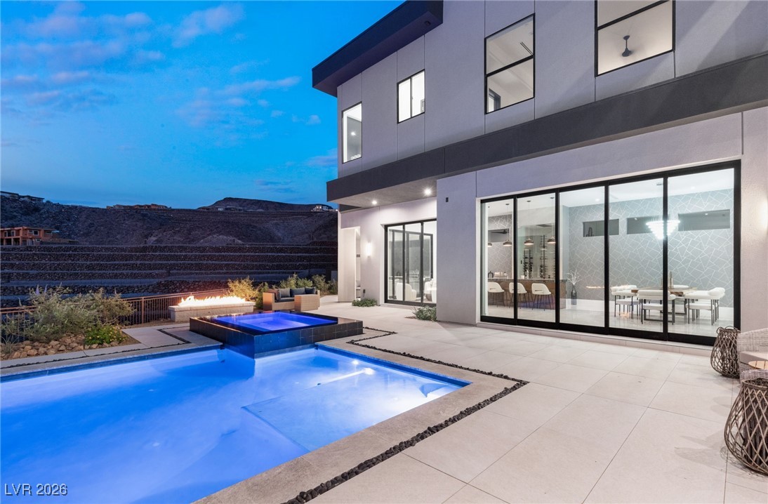 14 Sanctuary Peak Court