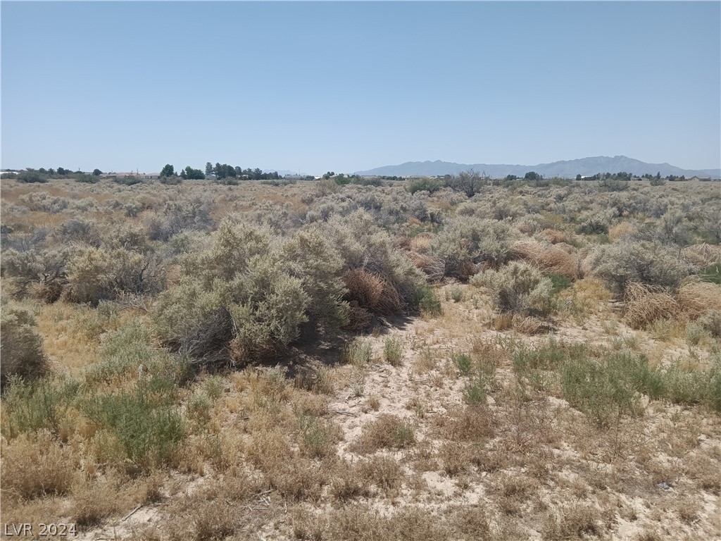 201 E Country Place Road