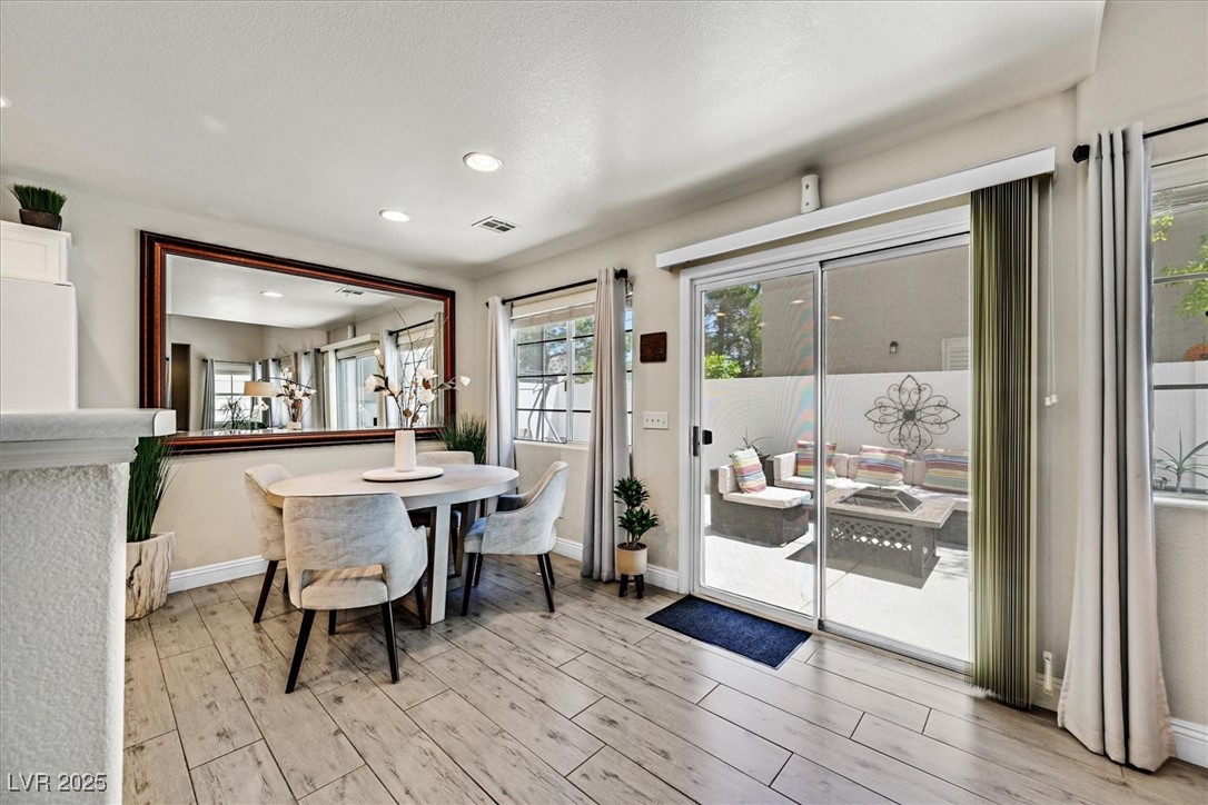 Las Vegas, Nevada 89183, United States, 2 Bedrooms Bedrooms, ,3 BathroomsBathrooms,Residential,Active,195935