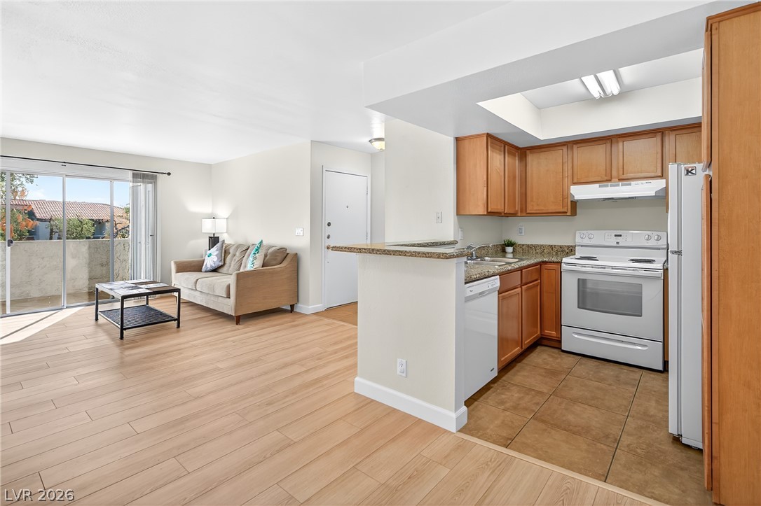 1455 E Katie Avenue D27