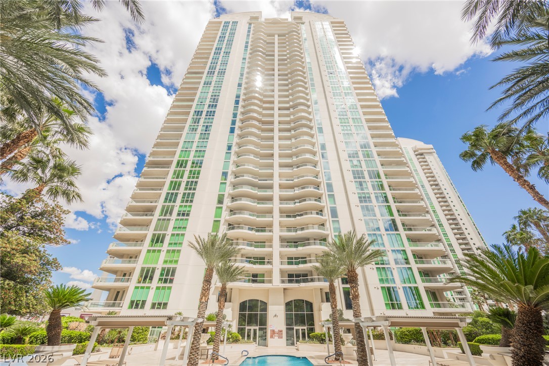 2747 Paradise Road 104