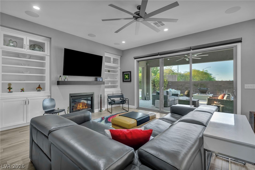 9988 REGENCY SQUARE Avenue