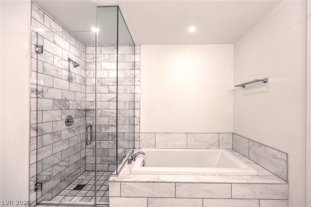 4471 Dean Martin Drive 307
