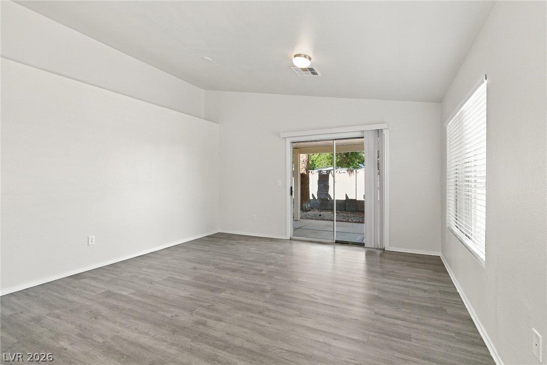 136 Zenith Point Avenue