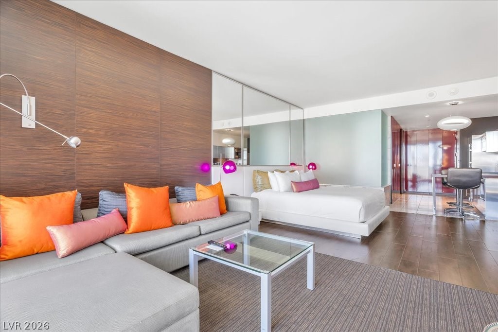 4381 W Flamingo Road 34308