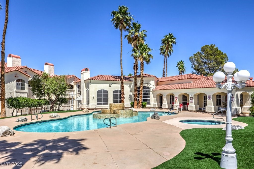 698 S Racetrack Road 1014