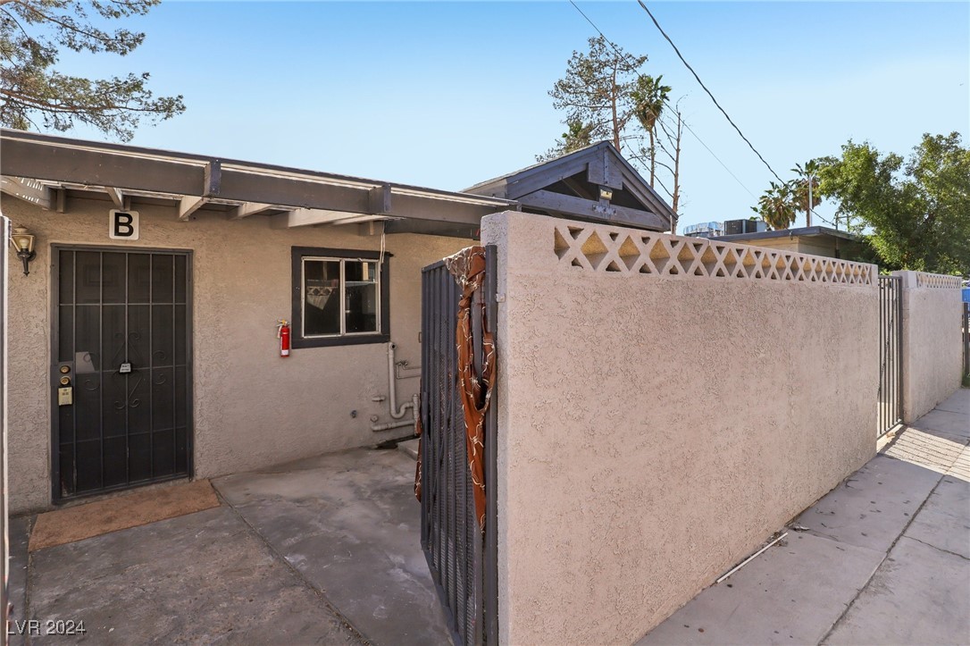 1905 Stewart Avenue