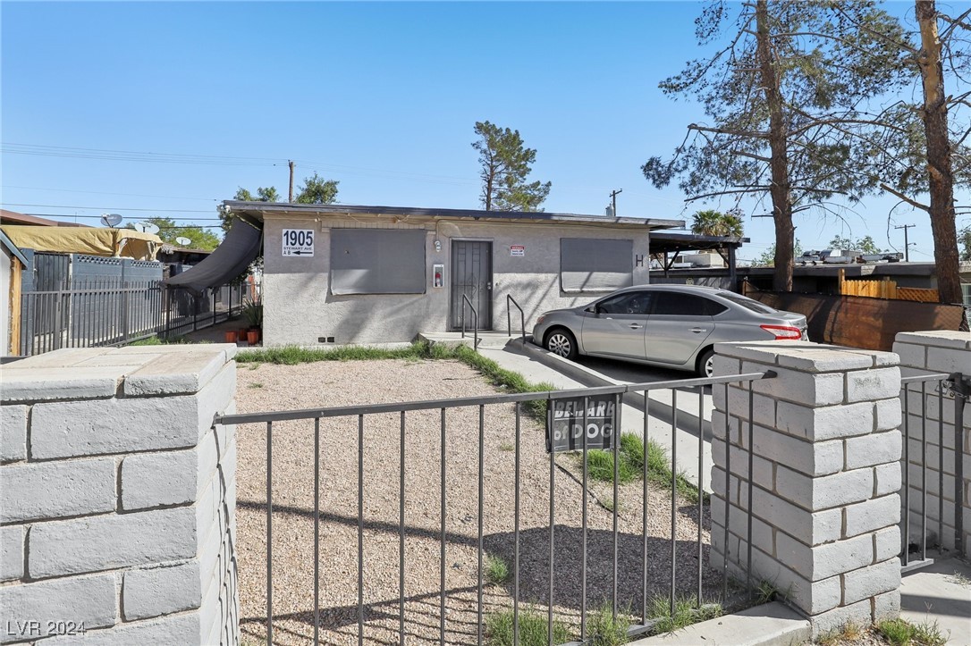 1905 Stewart Avenue