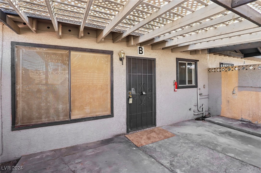 1905 Stewart Avenue