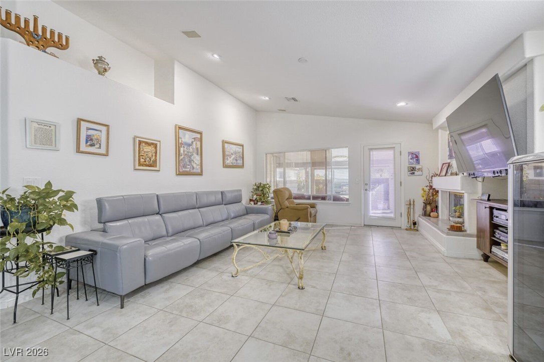 4944 Camino Del Santo Parkway