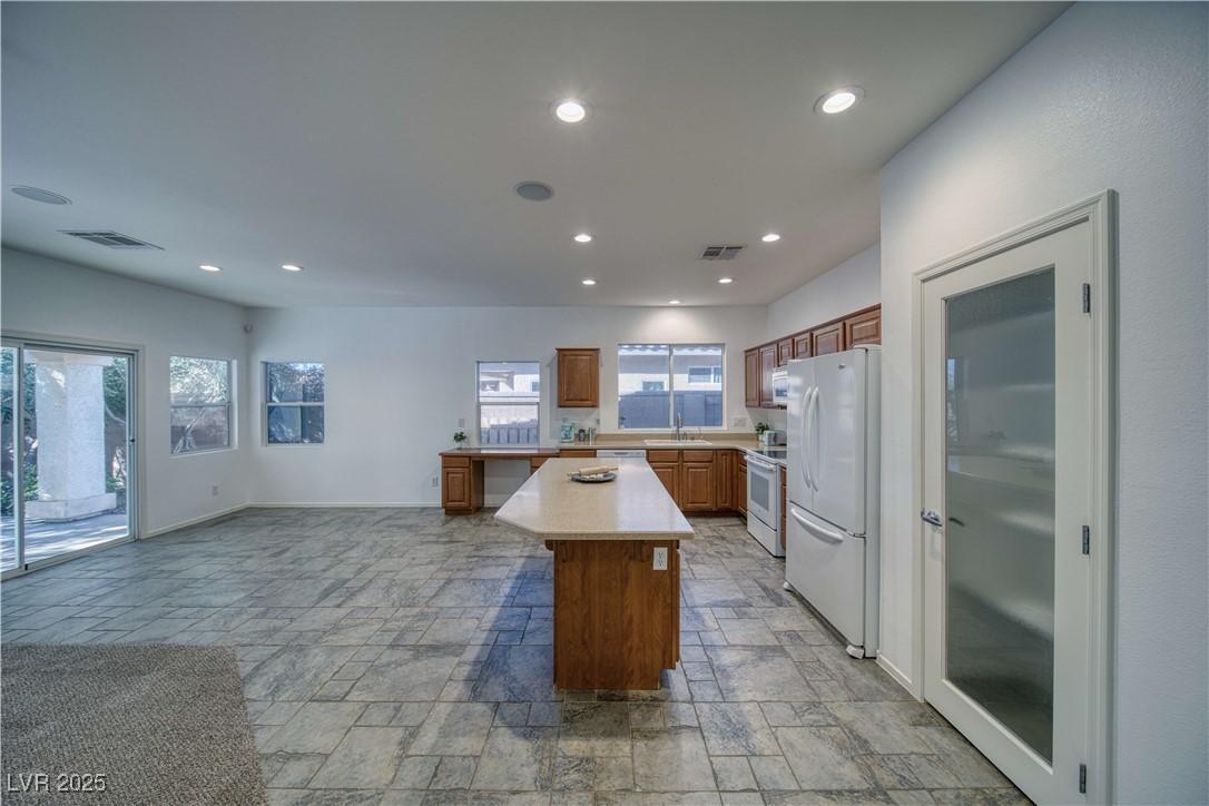 Pahrump, Nevada 89061, United States, 3 Bedrooms Bedrooms, ,2 BathroomsBathrooms,Residential,Active,240615