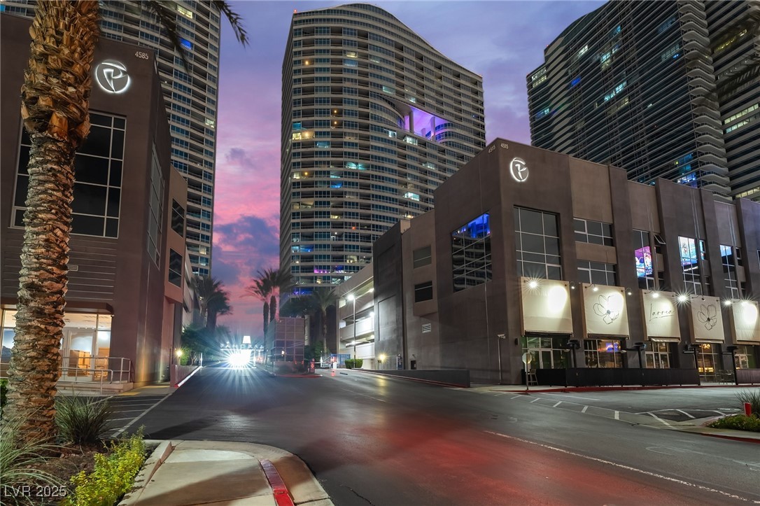 4525 Dean Martin Drive 1103