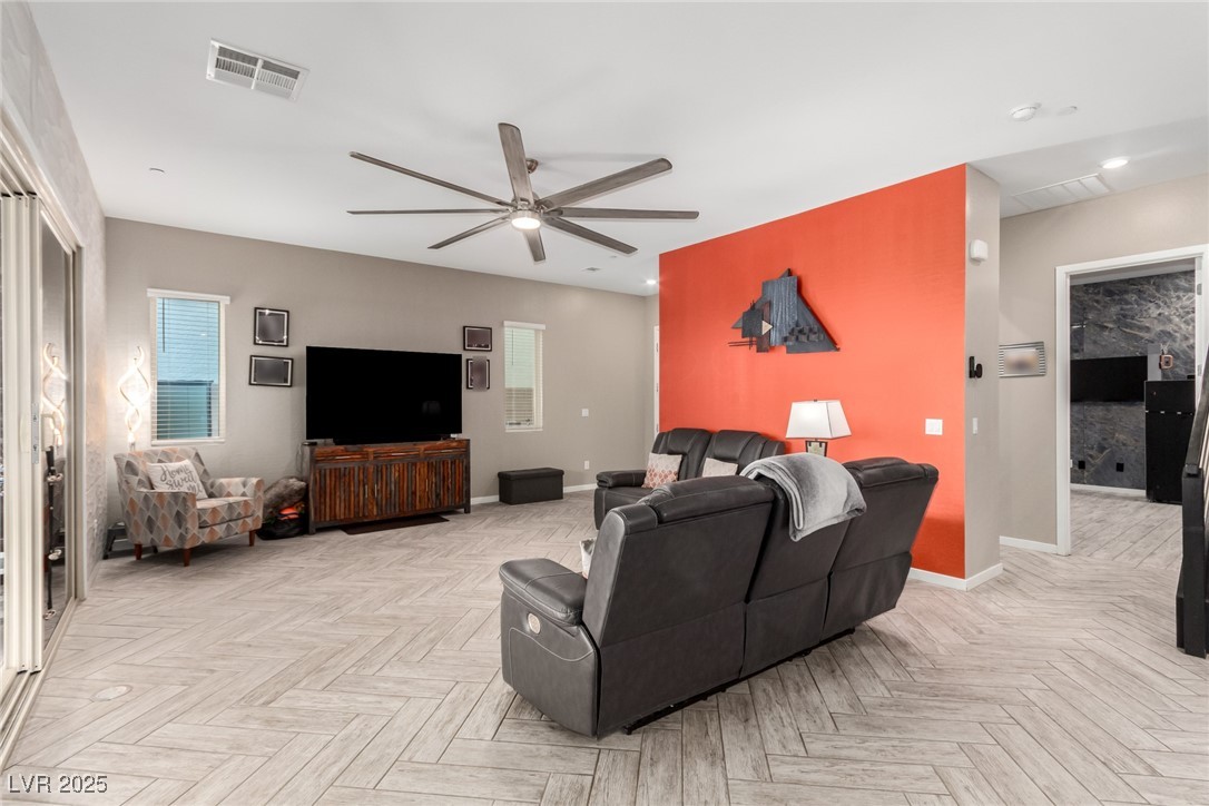 731 Glowing Horizon Street