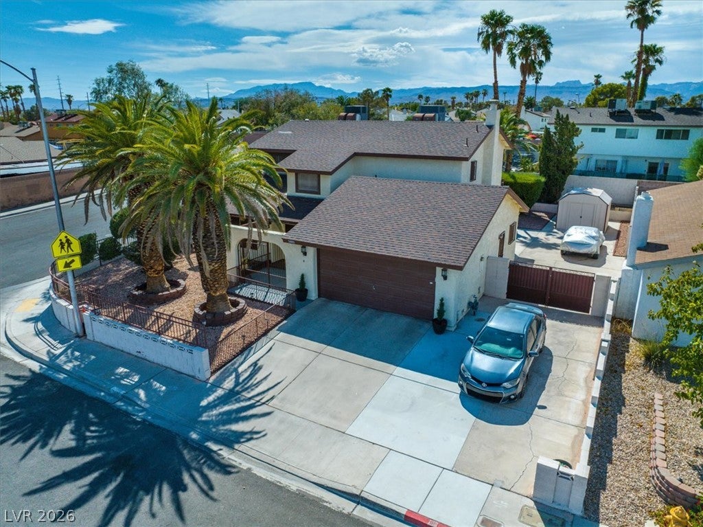 3885 Redwood Street