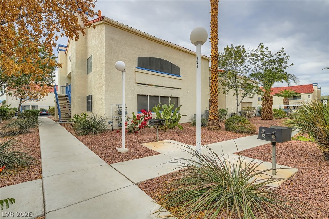 2725 S Nellis Boulevard 2047