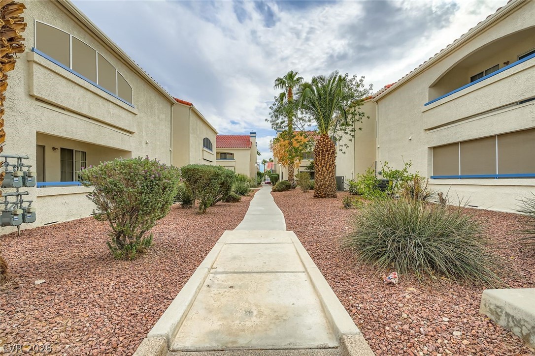 2725 S Nellis Boulevard 2047