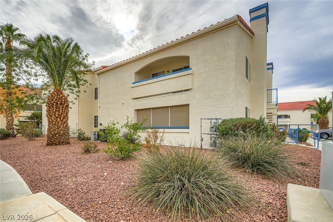 2725 S Nellis Boulevard 2047