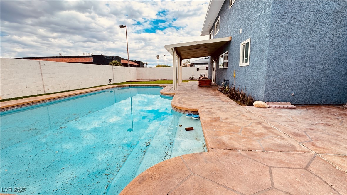 201 Redstone Street, Las Vegas, Nevada image 32