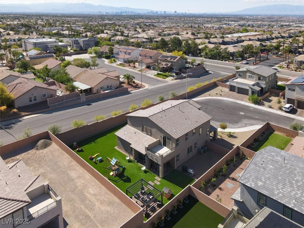 Henderson, Nevada 89012, United States, 5 Bedrooms Bedrooms, ,5 BathroomsBathrooms,Residential,Pending,127768