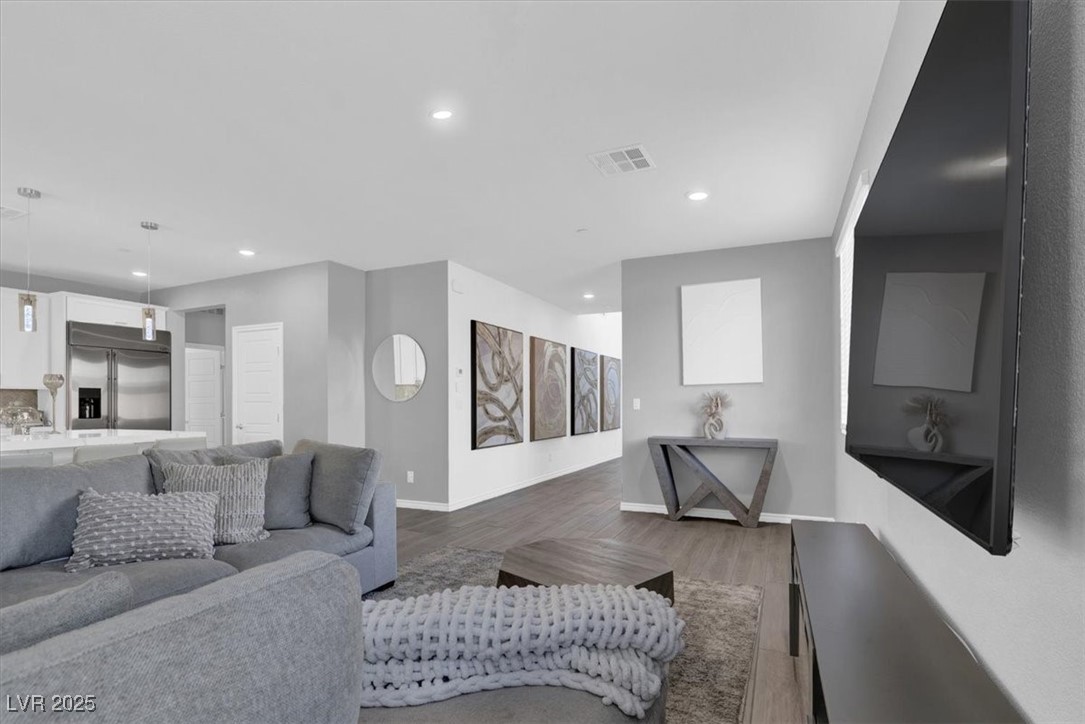 Henderson, Nevada 89012, United States, 5 Bedrooms Bedrooms, ,5 BathroomsBathrooms,Residential,Pending,127768