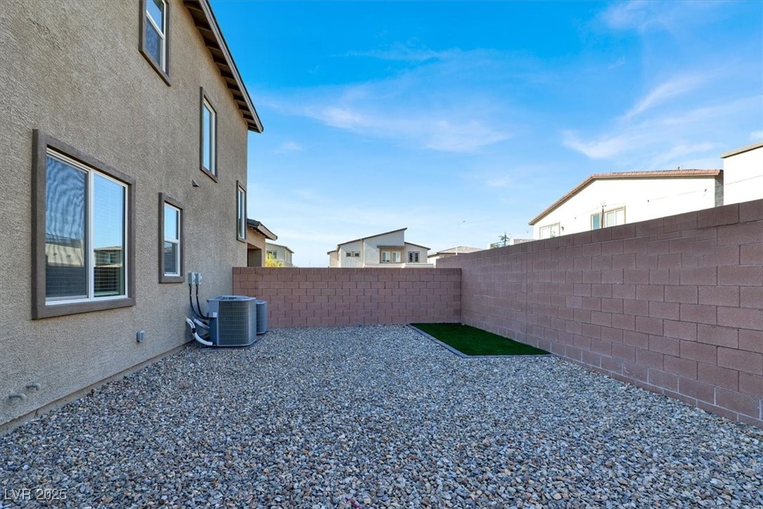 Henderson, Nevada 89012, United States, 5 Bedrooms Bedrooms, ,5 BathroomsBathrooms,Residential,Pending,127768