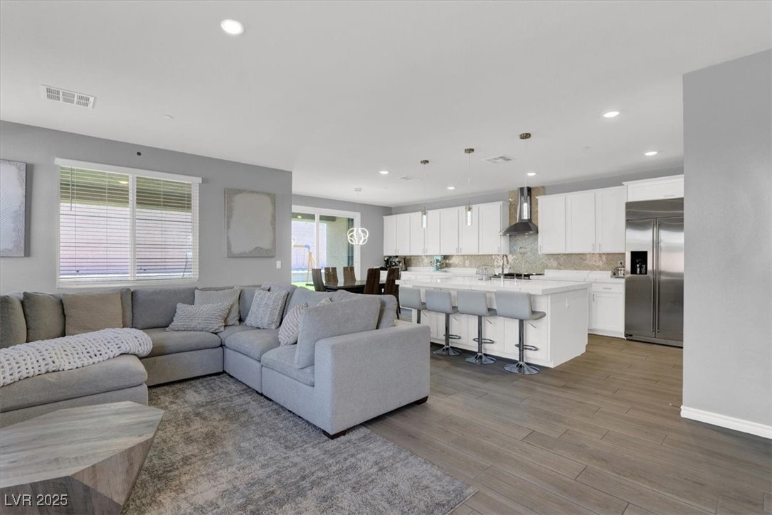 Henderson, Nevada 89012, United States, 5 Bedrooms Bedrooms, ,5 BathroomsBathrooms,Residential,Pending,127768