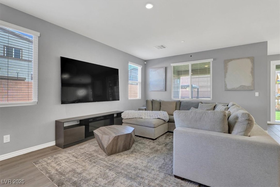 Henderson, Nevada 89012, United States, 5 Bedrooms Bedrooms, ,5 BathroomsBathrooms,Residential,Pending,127768