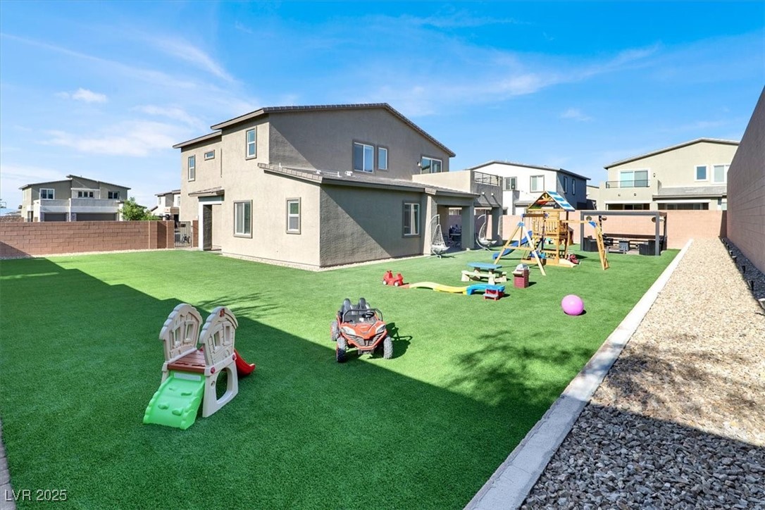 Henderson, Nevada 89012, United States, 5 Bedrooms Bedrooms, ,5 BathroomsBathrooms,Residential,Pending,127768