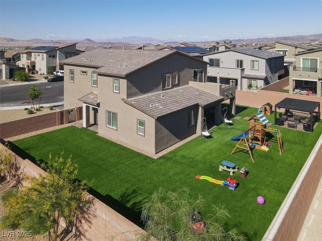 Henderson, Nevada 89012, United States, 5 Bedrooms Bedrooms, ,5 BathroomsBathrooms,Residential,Pending,127768