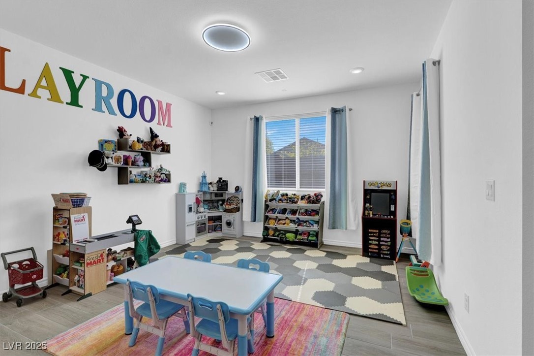 Henderson, Nevada 89012, United States, 5 Bedrooms Bedrooms, ,5 BathroomsBathrooms,Residential,Pending,127768