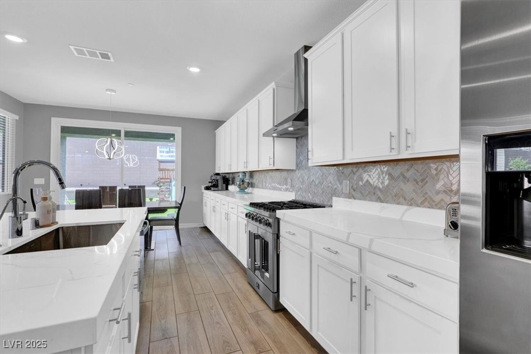 Henderson, Nevada 89012, United States, 5 Bedrooms Bedrooms, ,5 BathroomsBathrooms,Residential,Pending,127768