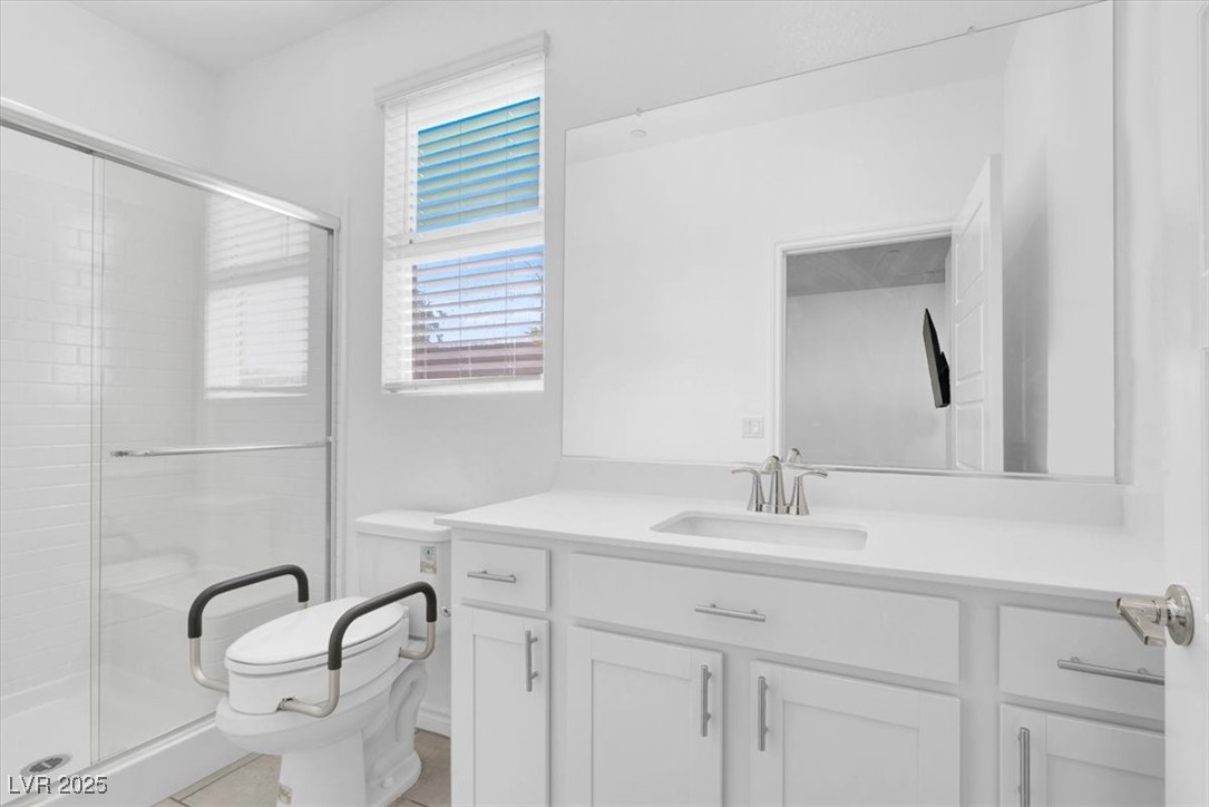 Henderson, Nevada 89012, United States, 5 Bedrooms Bedrooms, ,5 BathroomsBathrooms,Residential,Pending,127768