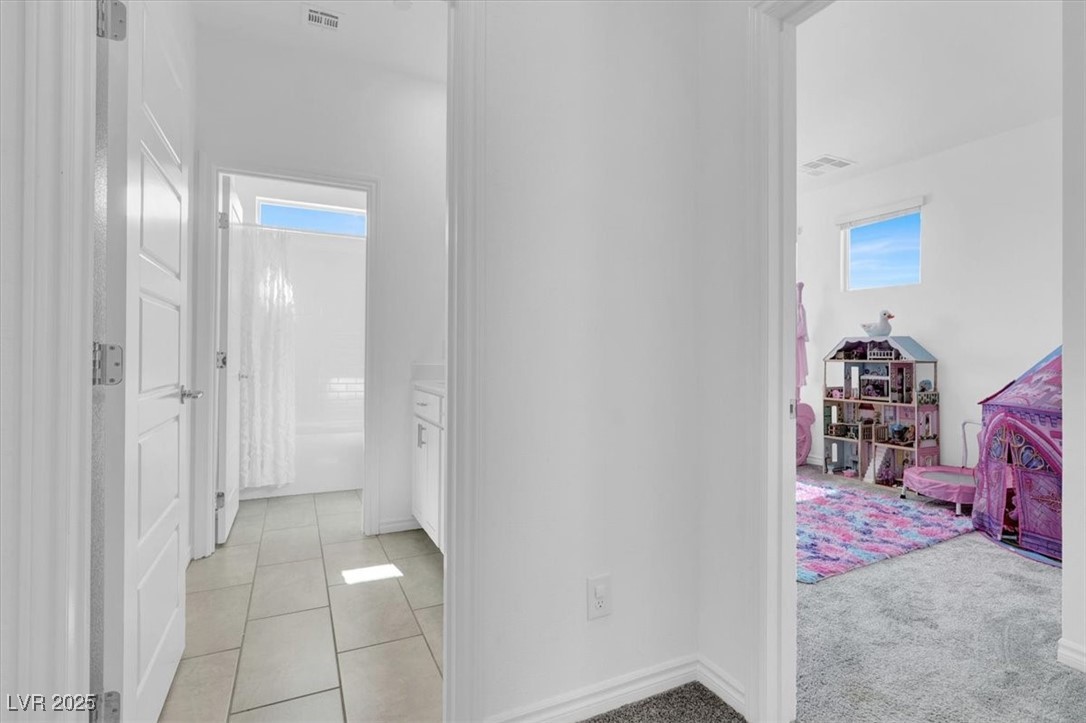 Henderson, Nevada 89012, United States, 5 Bedrooms Bedrooms, ,5 BathroomsBathrooms,Residential,Pending,127768